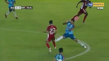 No apto para sensibles: rompe la tibia y el peroné al rival de una patada y en su país le piden cárcel