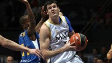 Lavrinovic jugará en el Fenerbahce