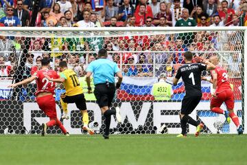 Asistencia de Kevin De Bruyne para que Hazard haga su segundo gol en el partido. 