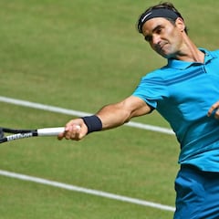 Federer, a una victoria del 10º y de sostener el número uno