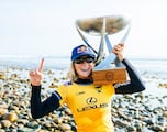 Caity Simmers, la más joven en ganar la World Surf League