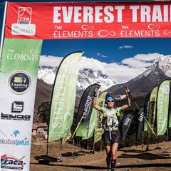 Anna Comet más cerca de conquistar la Everest Trail Race