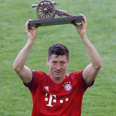 "En la comida con el Madrid no preguntaron por Lewandowski..."