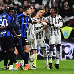 Cuadrado, sancionado tres fechas por incidentes en Juve - Inter