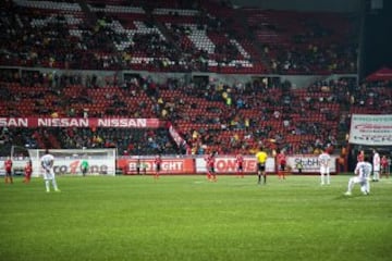 Inaugurado el 11 de noviembre de 2007, el Estadio Caliente tiene como gran ventaja que está ubicado en Tijuana, por lo que aficionados mexicanos y estadounidenses podrían acceder a él sin problema.