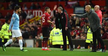 Manchester United y Manchester City se enfrentaron en la jornada por la Premier League. El partido terminó 2-0 a favor del equipo dirigido por Pep Guardiola. 