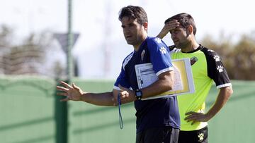 Toril en el entrenamiento del Elche.