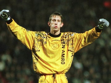 Goalkeeper 1995: Edwin Van der Sar (25 years old)