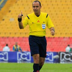 Árbitros rechazan acusaciones y apoyan a la comisión