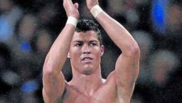 <b>HÉROE. </b>Cristiano tumbó al Oporto y metió al United en semifinales.