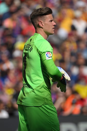 Barcelona's Marc-André ter Stegen looks on during the match between FC Barcelona and Atletico de Madrid at Camp Nou on April 23, 2023. (Photo by LLUIS GENE / AFP)