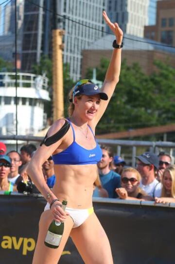 Campeonato femenino de voley playa Abierto de Hudson River Park de Nueva York.