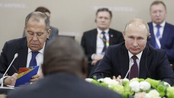 El ministro ruso de Asuntos Exteriores, Sergei Lavrov, y el presidente Vladimir Putin.