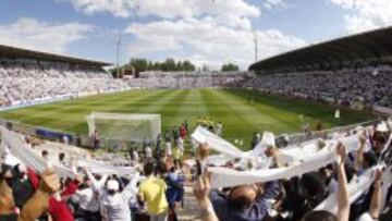 La afici&oacute;n del Alba en el Carlos Belmonte