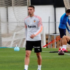 Cheryshev reaparece en el entrenamiento del Valencia