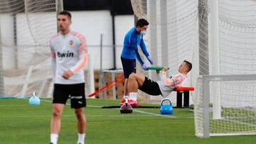 Cheryshev reaparece en el entrenamiento del Valencia