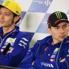 Rossi: "Hacen falta huevos para ir a Ducati; Lorenzo seguirá"