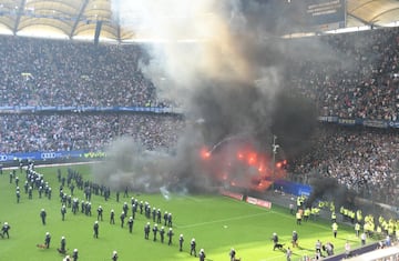 Así fueron los disturbios por el descenso del Hamburgo