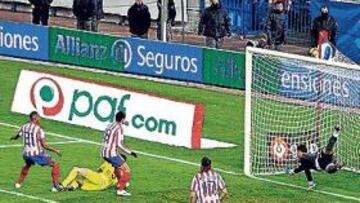 <b>LA VICTORIA. </b>Llorente marca el gol que valió tres puntos.