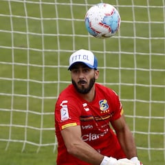 Johnny Herrera se retira del fútbol profesional a los 39 años