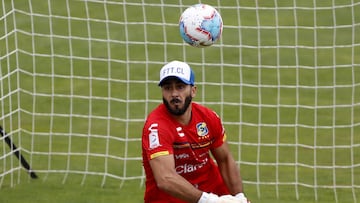 El arquero anunci&oacute; en TNT Sports que dejar&aacute; el f&uacute;tbol profesional. El jugador abandona la actividad con 39 a&ntilde;os y tras un paso por Everton.