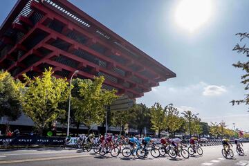 El pelotón durante el Tour de France celebrado en el país asiático. 