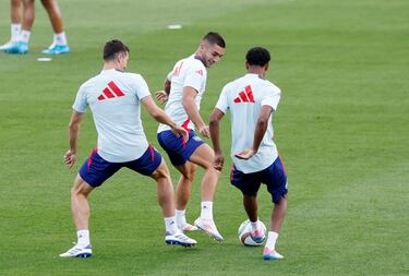 Ferran Torres durante el entrenamiento. 