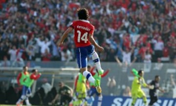 Futbol, Chile vs Colombia
Eliminatorias para el Mundial Brasil 2014.
El jugador de la selección de Chile Matias Fernandez celebra luego de convertir un gol contra la selección de Colombia durante el partido por las eliminatorias para el Mundial Brasil 2014 jugado en el estadio Monumental.