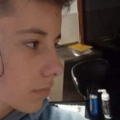 El tatuaje de surf en la cara de un niño que ha tenido en vilo a medio Twitter