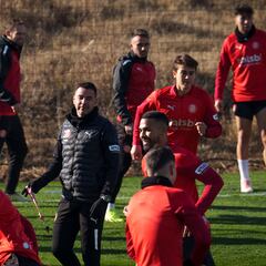 Míchel quiere dos fichajes; no dos “parches”