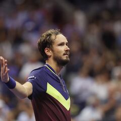 Inspired Medvedev beats Alcaraz to set up US Open final with Djokovic