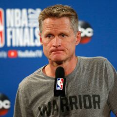 Kerr no cree que los Warriors jueguen si la NBA se reanuda