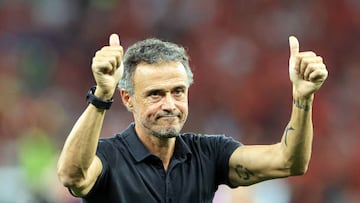 AL RAYYAN, QATAR - DECEMBER 06: Head coach of Spain Luis Enrique Martinez Garcia gestures after the FIFA World Cup Qatar 2022 Round of 16 match between Morocco and Spain at Education City Stadium on December 06, 2022 in Al Rayyan, Qatar. (Photo by Salih Zeki Fazlioglu/Anadolu Agency via Getty Images)