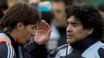 DESESPERADO. Maradona está muy preocupado con la situación médica de muchos de sus jugadores ante el trascendental duelo contra Brasil con la clasificación para el Mundial en juego.