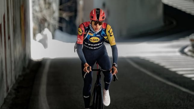 Ayuso debuta en una París-Niza en la que Vingegaard inicia temporada