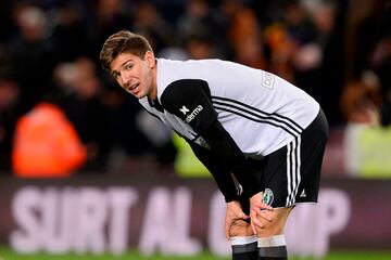 El futbolista cordob谷s lleg車 a la cantera del Real Madrid en julio de 2011. Tras una campa?a cedido en el Getafe se march車 traspasado al Valencia en verano de 2016. En el club valenciano no logr車 asentarse y tras varias cesiones no muy fruct赤feras el mediocentro se march車 al Chicago Fire.
