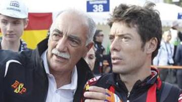 <b>EL PRESI Y EL LÍDER. </b>Juan Carlos Castaño y Óscar Freire tras acabar el Mundial de Copenhague.