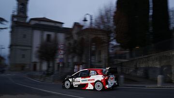 Sebastien Ogier vuela hacia su octavo título