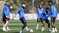 Bale, Benzema y Vinicius, en un lance del entrenamiento del Real Madrid antes de viajar a Manchester.