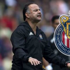 Chivas Femenil contrata al técnico campeón Ramón Villa Zevallos