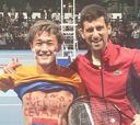 Djokovic cumple el sueño de un japonés que habla serbio