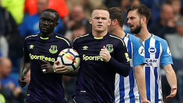 Rooney rides to Everton's rescue