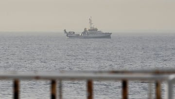 GRAFCAN052. SANTA CRUZ DE TENERIFE (ESPA&Ntilde;A), 10/06/2021.- El buque del Instituto Espa&ntilde;ol de Oceanograf&iacute;a (IEO) &Aacute;ngeles Alvari&ntilde;o sigue rastreando con un sonar este jueves los fondos marinos de la costa de Santa Cruz de Te