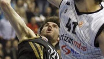 <strong>PEKOVIC IMPUSO SU FUERZA.</strong>