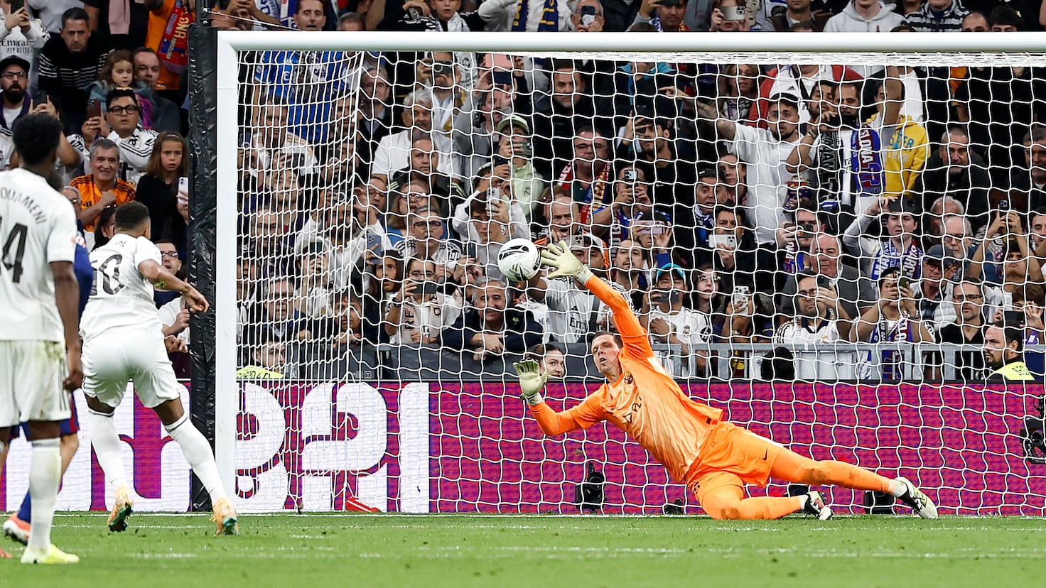 Szczesny manteve o Barcelona vivo até ao fim Szczesny manteve o Barcelona vivo até ao fim