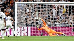 Szczesny mantuvo con vida al Barcelona hasta el final