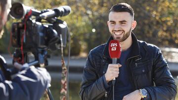 Borja Mayoral posa para AS durante la entrevista