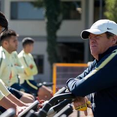 Miguel Herrera: La presión de Oribe por ir o no al Mundial es una distracción