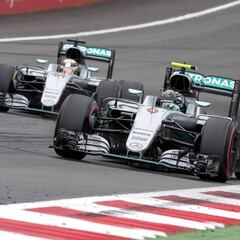 Rosberg: 10 segundos por el choque en la última vuelta