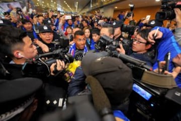 Carlos Tévez ya está en Shanghái.